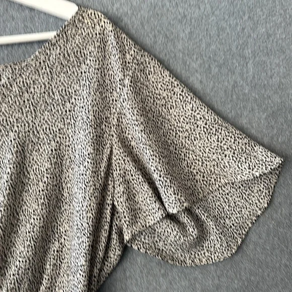 Sienna Sky Black and White Speckled Tie-Front Blouse - Picture 6 of 12